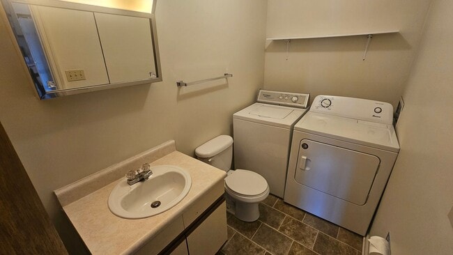 Building Photo - College Park - August 2026