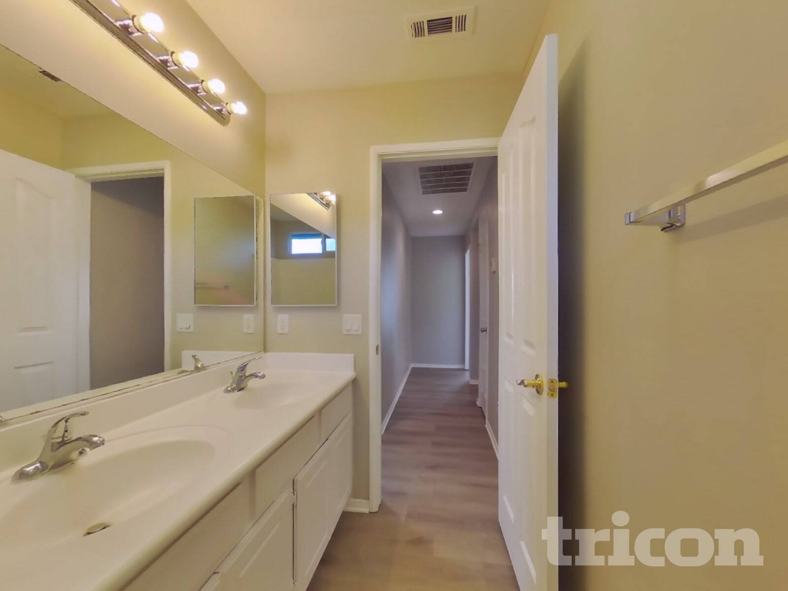 Building Photo - 33558 Iris Ln