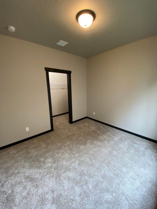 Building Photo - BLANCHARD GOLF COURSE HOME (APP#43)