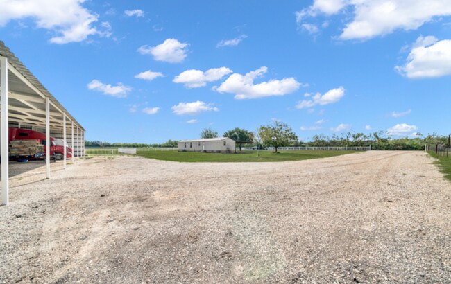 Building Photo - 11791 Kinney Rd
