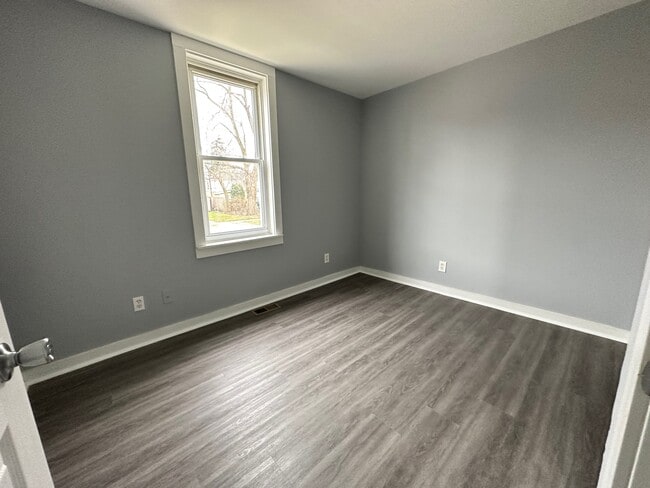 Building Photo - 809 Elk St