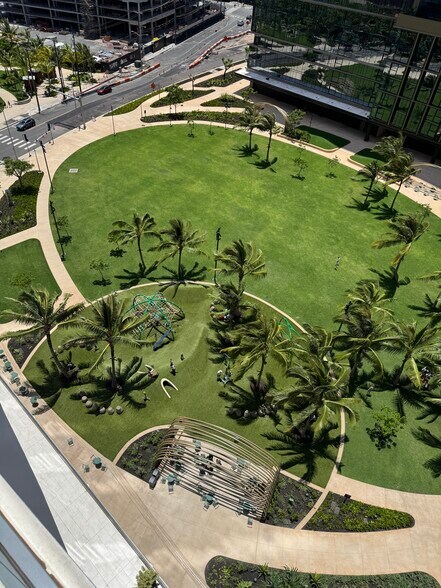 Building Photo - 1000 Auahi St