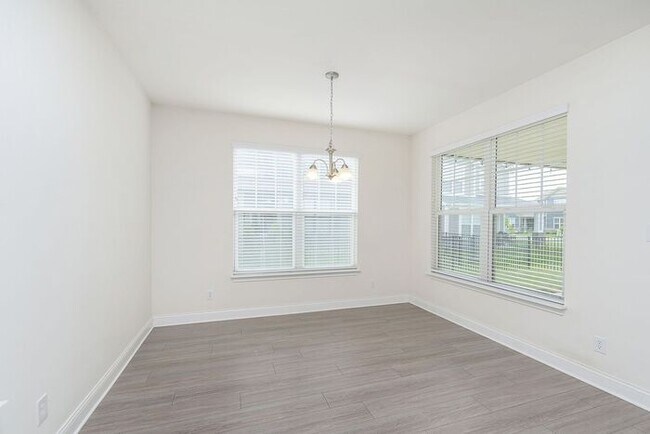 Building Photo - Beautiful Three Bedroom in Carmel!