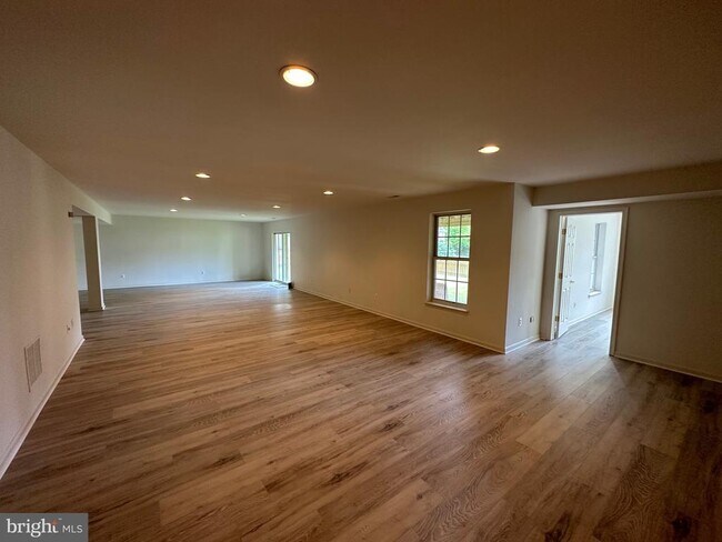 Building Photo - 25869 Flintonbridge Dr