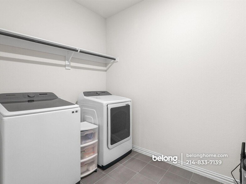 Building Photo - 3505 Kingsview Dr