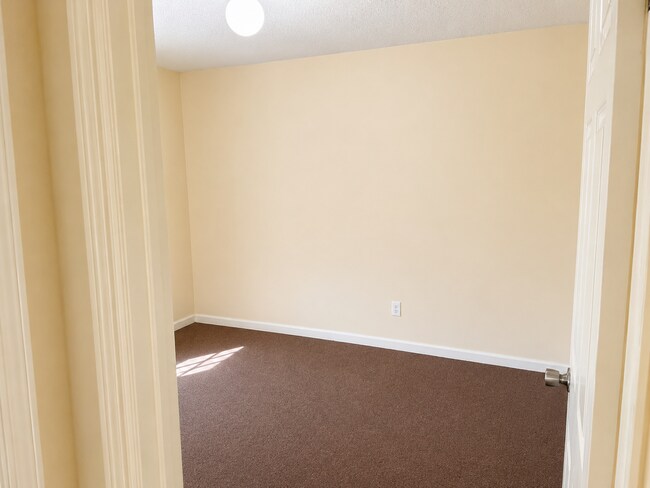 Building Photo - 534 Hanson St