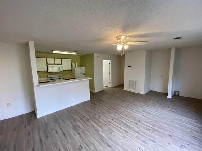 Building Photo - 155 Anderson Hwy