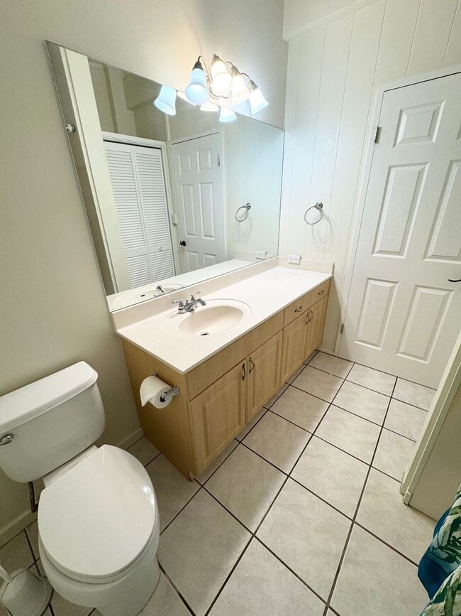 Building Photo - 3 bed, 2 bath w/ garage available first week of January!