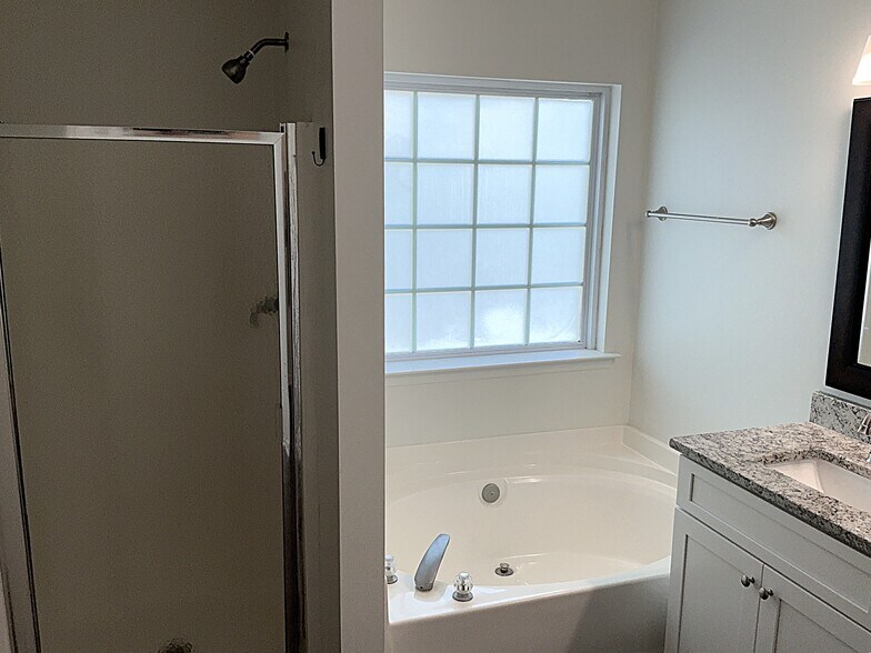 Building Photo - 7210 Quail Hunt Dr