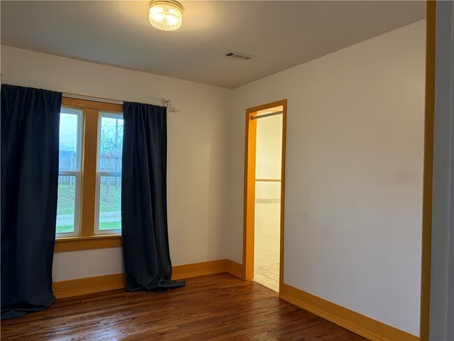 Building Photo - 2255 E Huntsville Rd