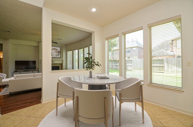 Building Photo - 28003 Iberville Glen Dr