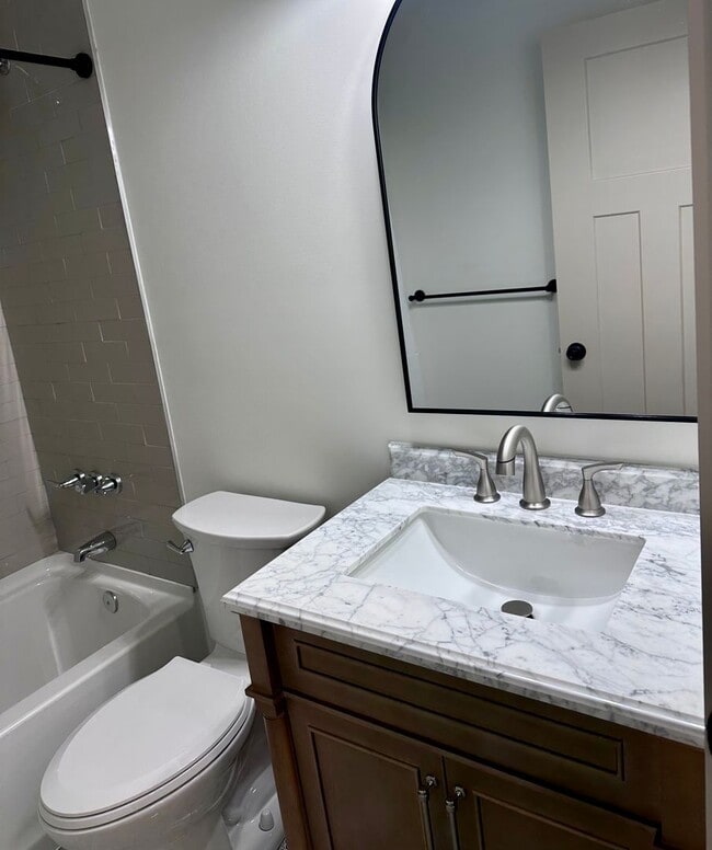 Building Photo - Newly Built Home minutes from Downtown Madison