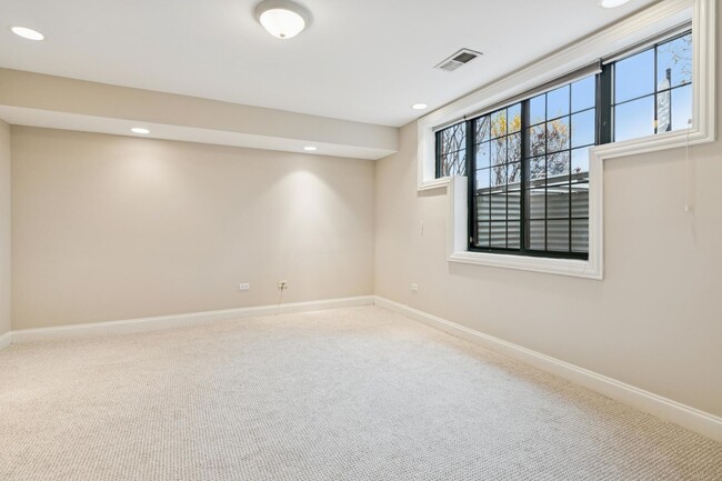 Building Photo - 7748 Lincoln Ave