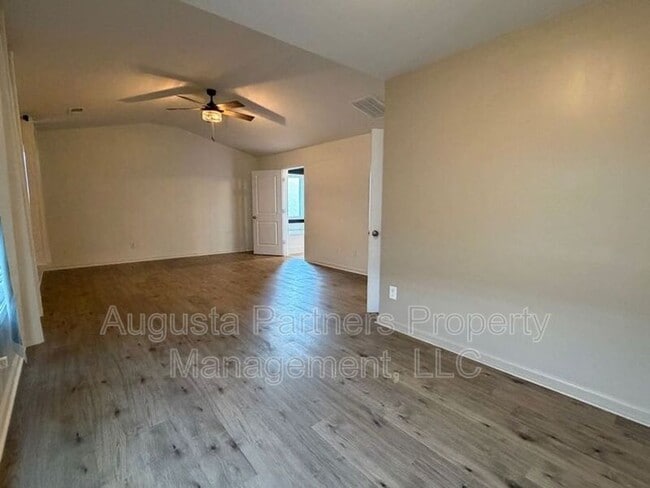 Building Photo - 1097 Sapphire Dr