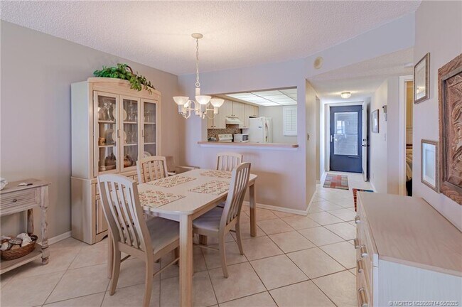 Building Photo - 9490 S Ocean Dr