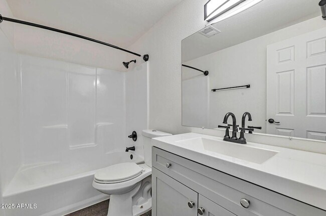 Building Photo - 4231 N 13th Pl
