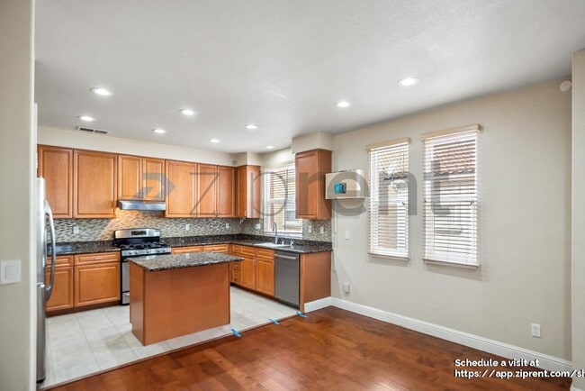 Building Photo - 2677 Corde Terra Cir