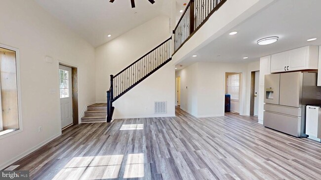 Building Photo - 40750 King Dr