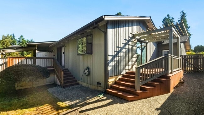 Building Photo - Stylish Fairwood Rambler with Modern Updates & Outdoor Charm