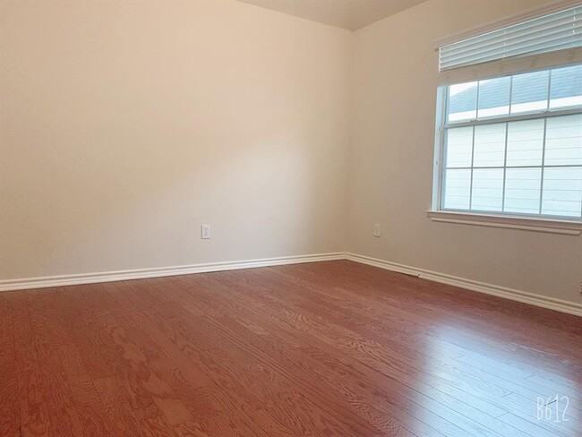 Building Photo - 16422 Pinon Vista Dr