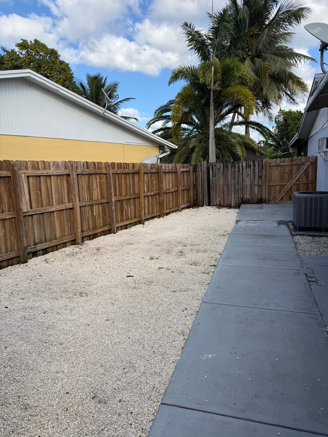 Building Photo - 7805 SW 129th Ct