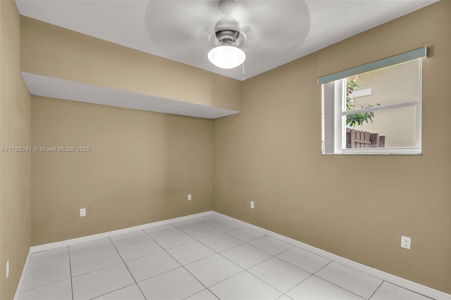 Building Photo - 5160 NW 112th Ct
