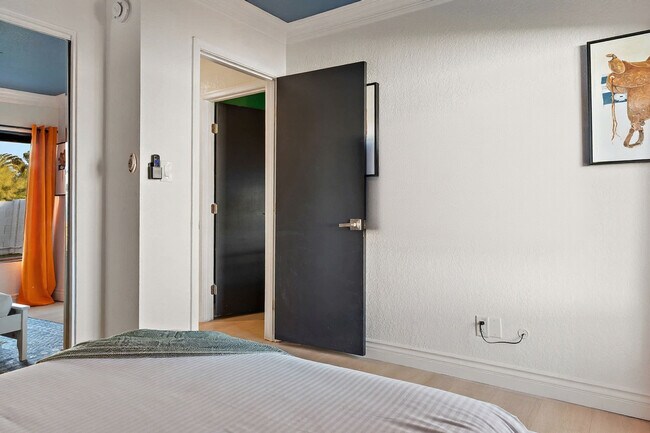 Building Photo - 12201 N 58th Way