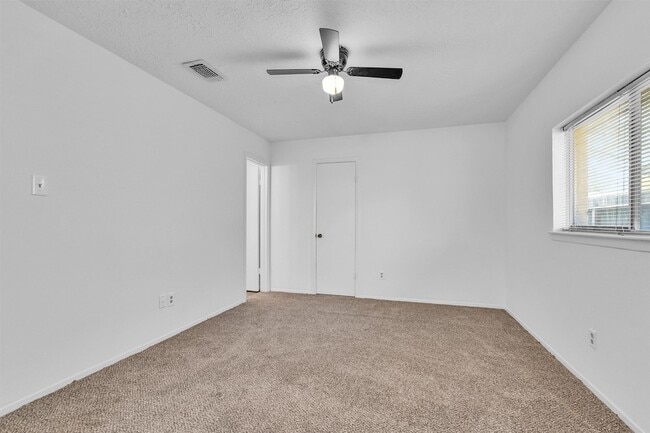 Building Photo - 4627 Hickorygate Dr