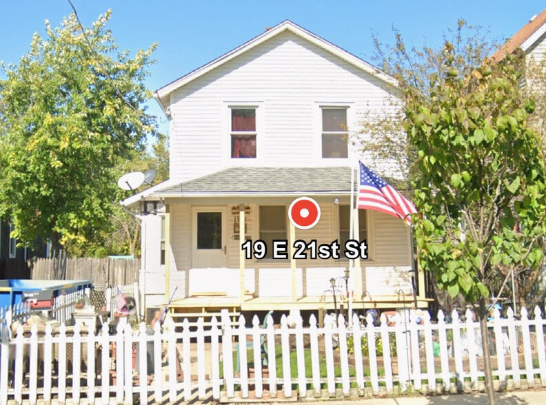 Primary Photo - 19 E 21st St