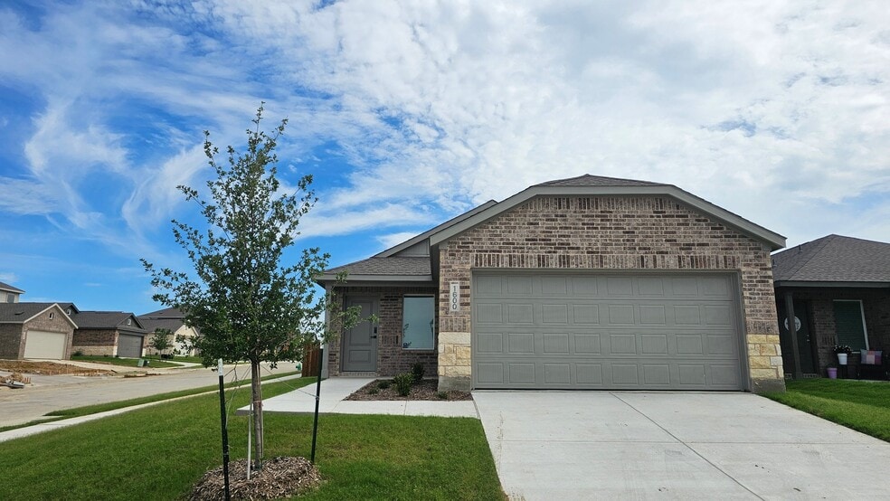 Building Photo - 1600 Baron Ln