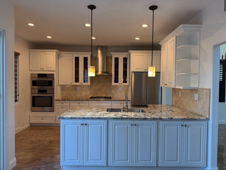 Building Photo - 52 Via Brida