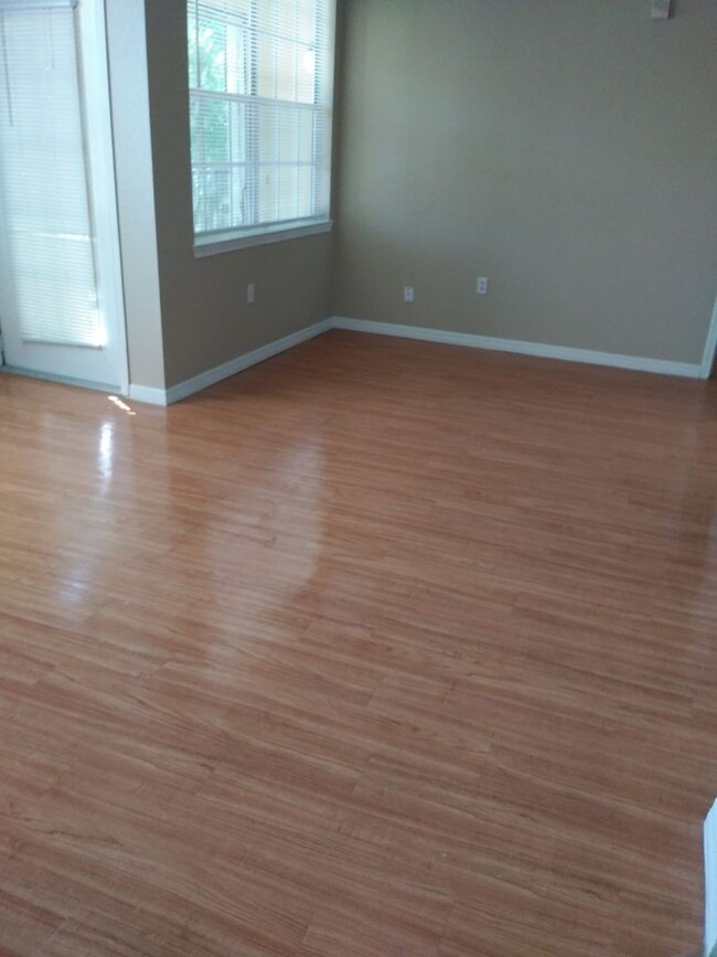 Building Photo - 2612Robe733