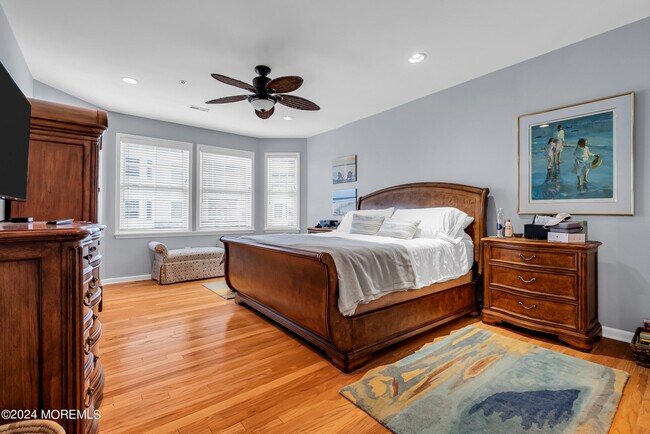 Building Photo - 33 Cooper Ave