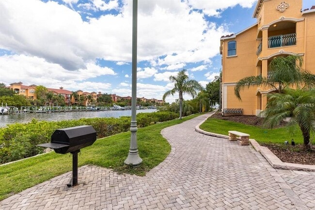 Building Photo - 2730 Via Tivoli