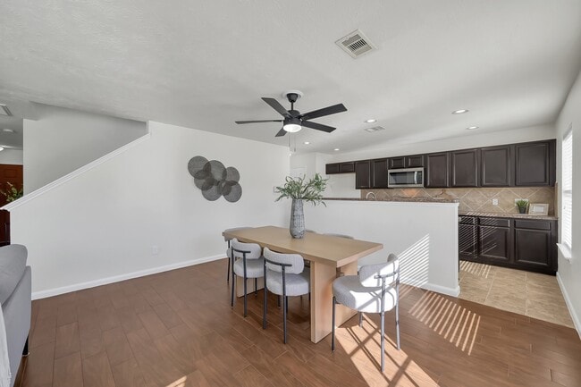 Building Photo - 15902 Arapaho Bend Ln