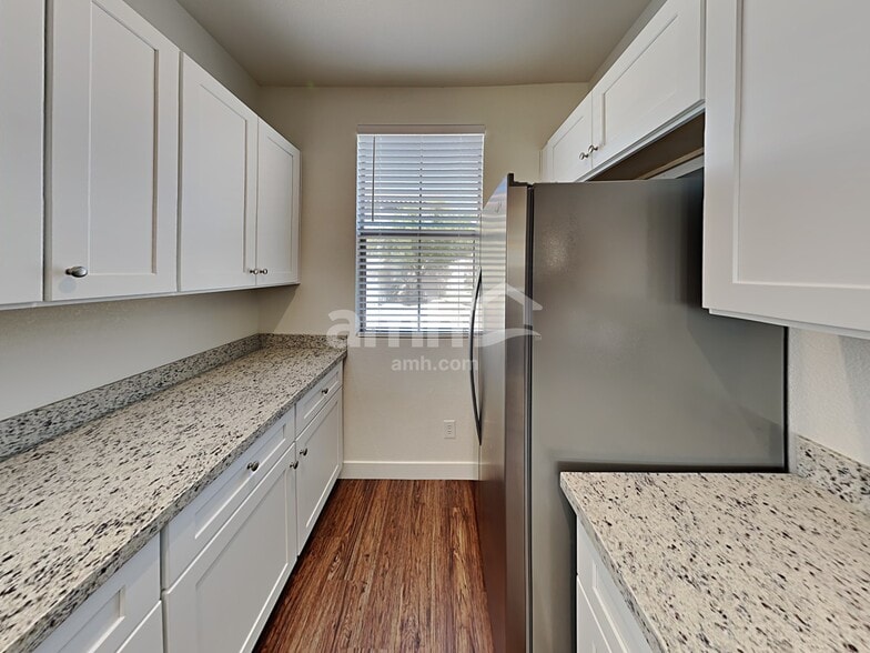 Building Photo - 2337 Statham Ave
