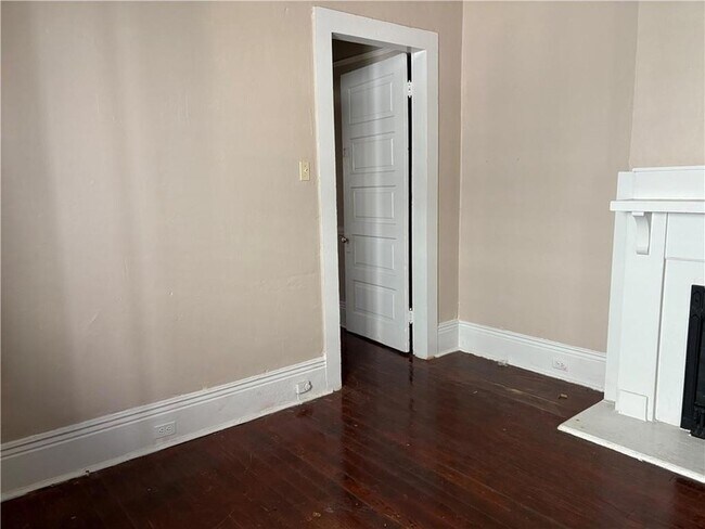 Building Photo - 825 Olga St