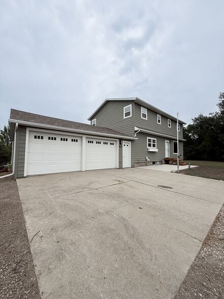 Building Photo - 602 Buick Dr