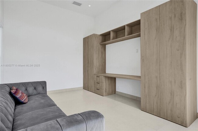 Building Photo - 3234 SW 53rd Ct