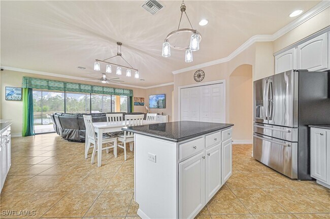 Building Photo - 9280 River Otter Dr