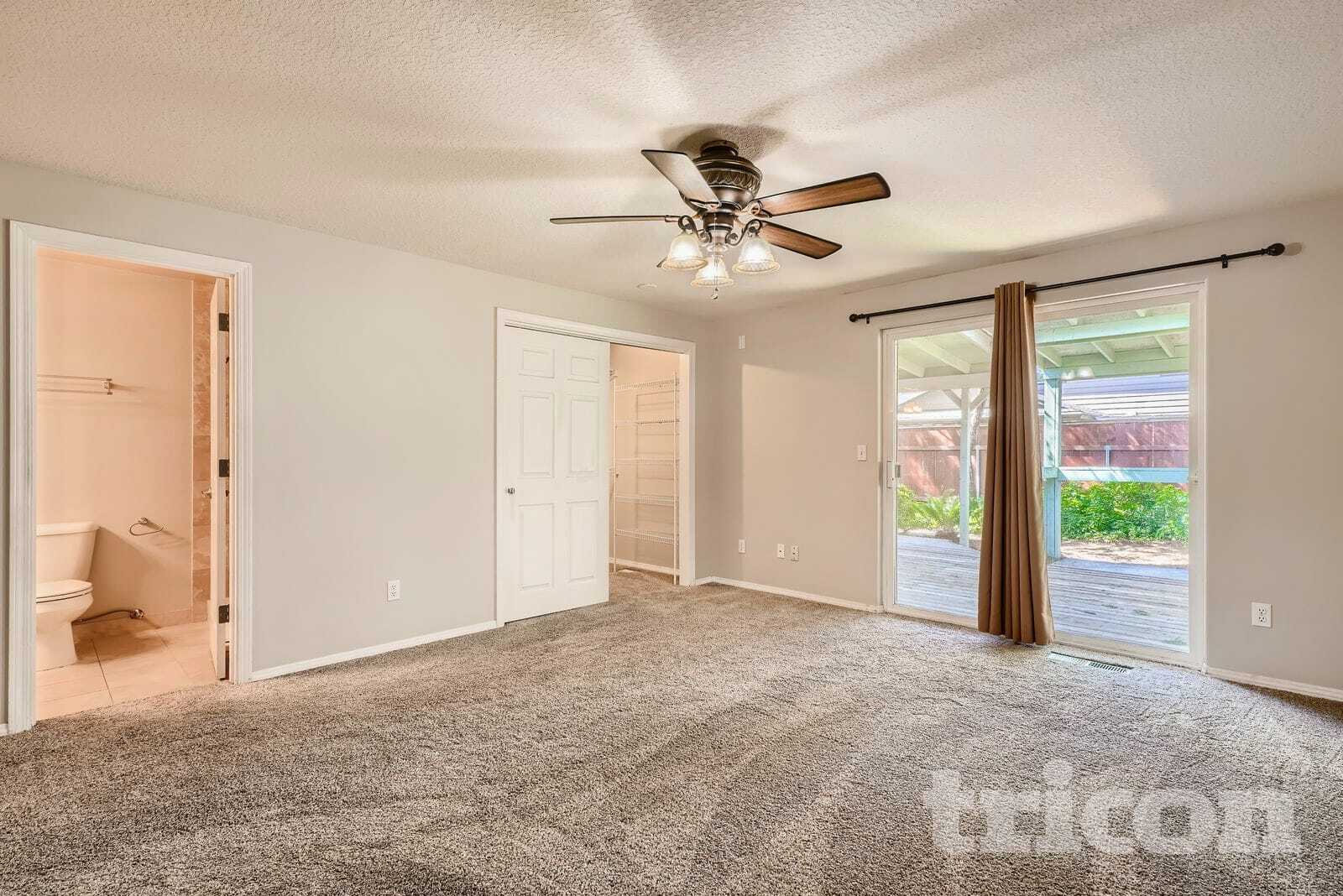 Building Photo - 16312 NE 12th St