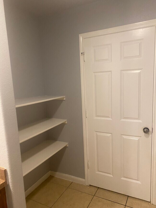 Building Photo - 7834 Shetland Dr