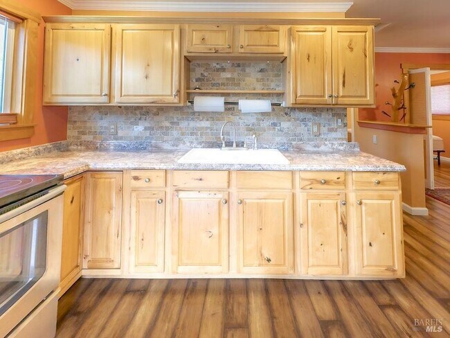 Building Photo - 944 Clover Dr