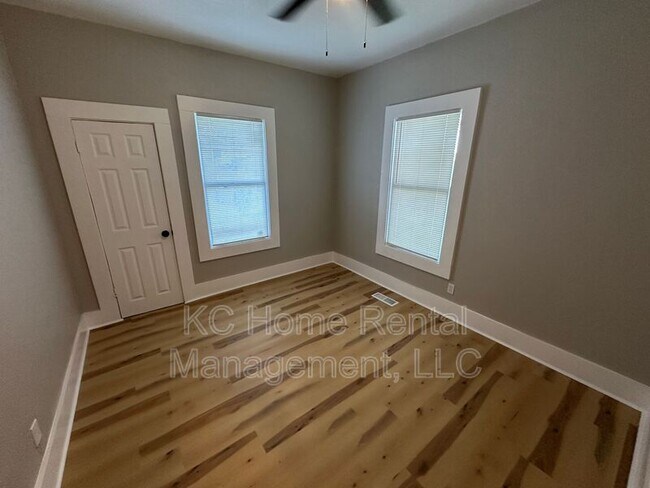 Building Photo - 4010 S Benton Ave