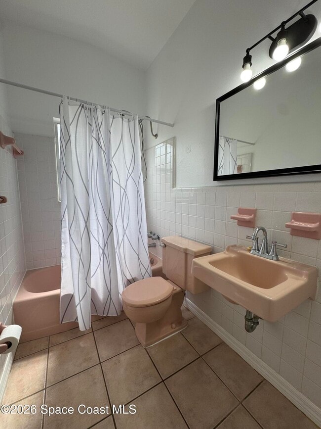 Building Photo - 39 Cedar Ave