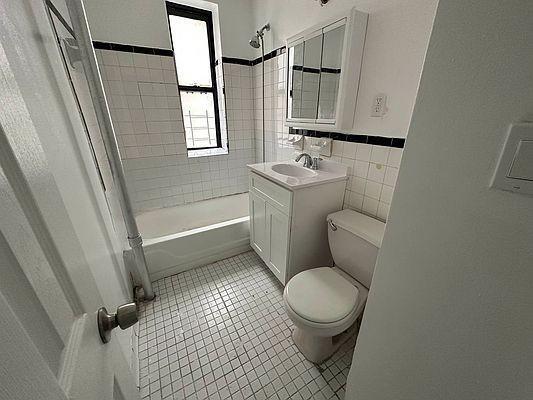 Building Photo - 2 bedroom in BRONX NY 10468