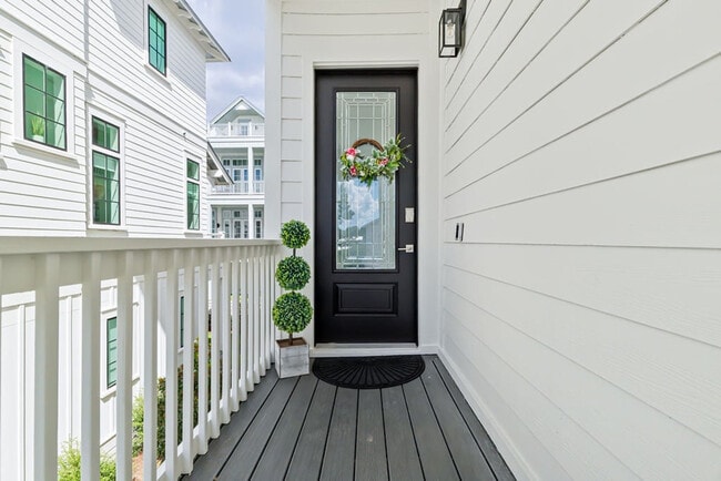 Building Photo - 337 Grande Pointe Cir