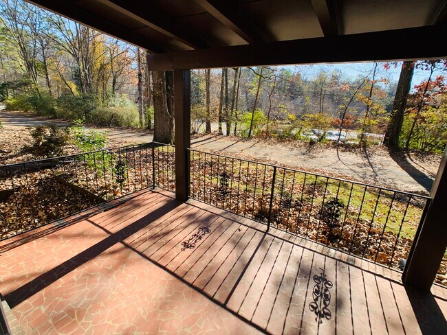 Building Photo - Atlantan Apartments