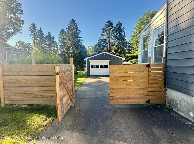 Building Photo - 590 NY-23B