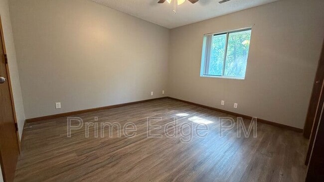 Building Photo - 4621 Prescott Ave